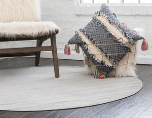 Gray 8' x 8' Williamsburg Round Rug