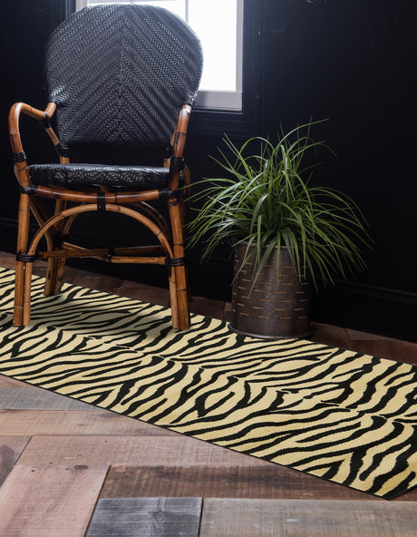 Cream 2' 7 x 10' Wildlife Runner Area Rug Animal Print Safari Jungle Inspired Carpet for Unique Modern Interior Design for Sale at Rug Engine
