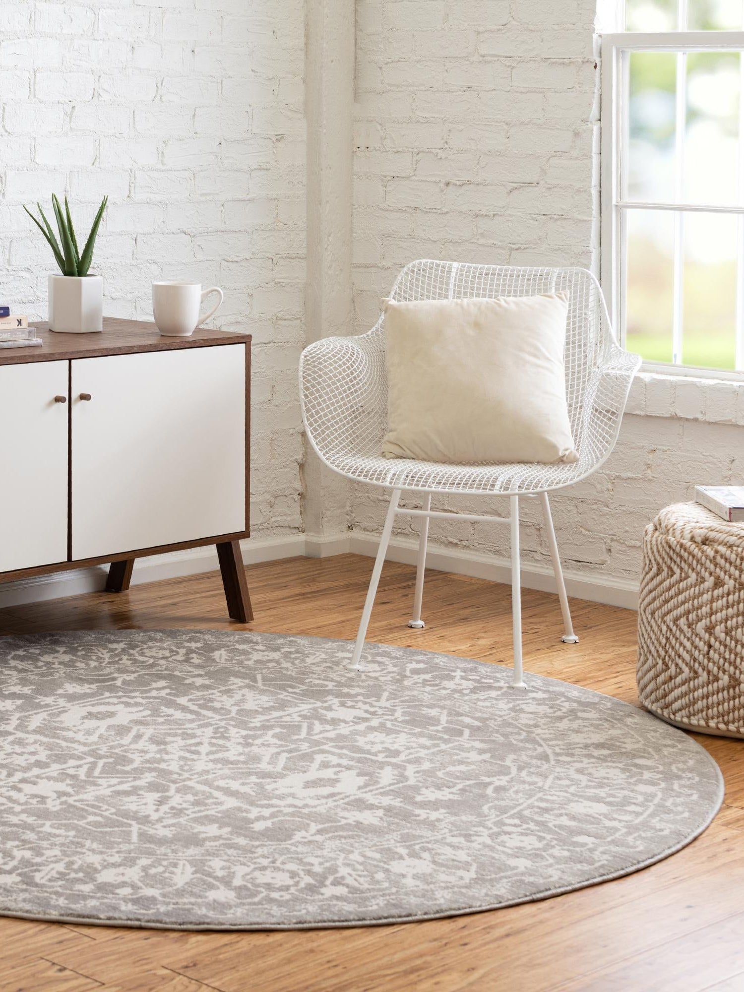 Light Gray 8' x 8' New Classical Round Area Rug 70% Polypropylene & 30% Polyester Traditional Vintage Distressed Carpet for Interior Design Home Decor for Sale at Rug Engine