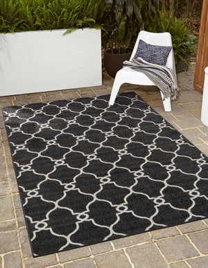 Black 6' 1 x 9' Outdoor Trellis Rectangle Rug