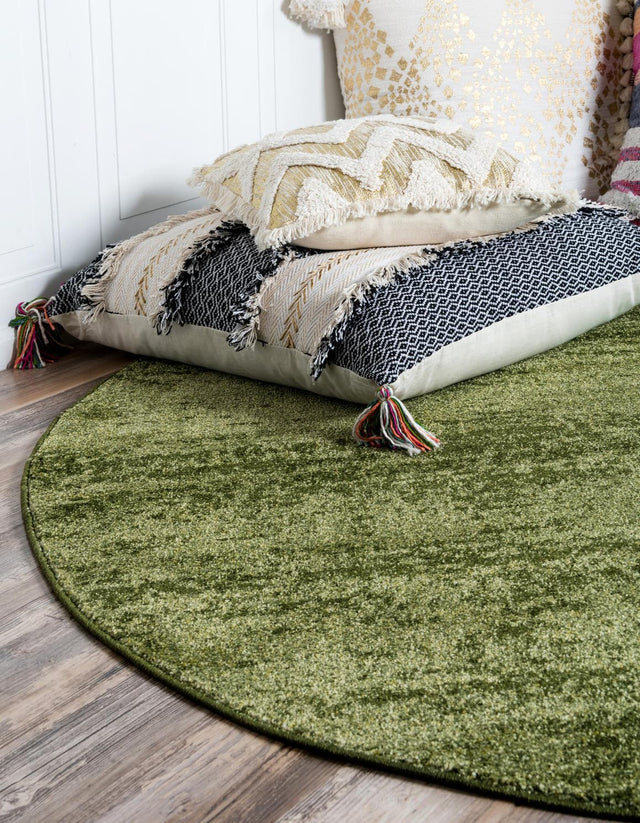 Green 7' 10 x 7' 10 Del Mar Round Area Rug 100% Polypropylene Easy Clean Stain Resistant Vivid Modern Carpet Mat for Home Decor Interior Designing for Sale at Rug Engine