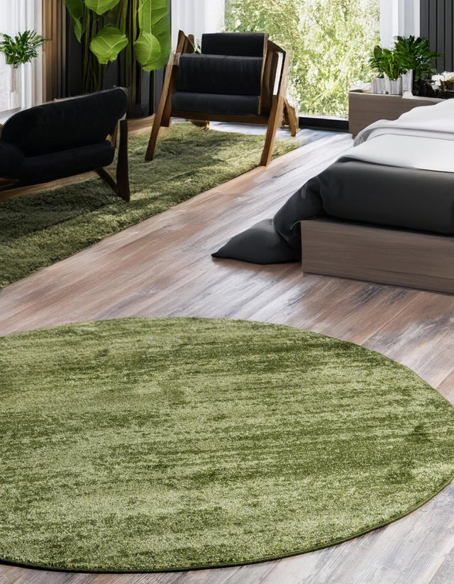 Green 7' 10 x 7' 10 Del Mar Round Area Rug 100% Polypropylene Easy Clean Stain Resistant Vivid Modern Carpet Mat for Home Decor Interior Designing for Sale at Rug Engine
