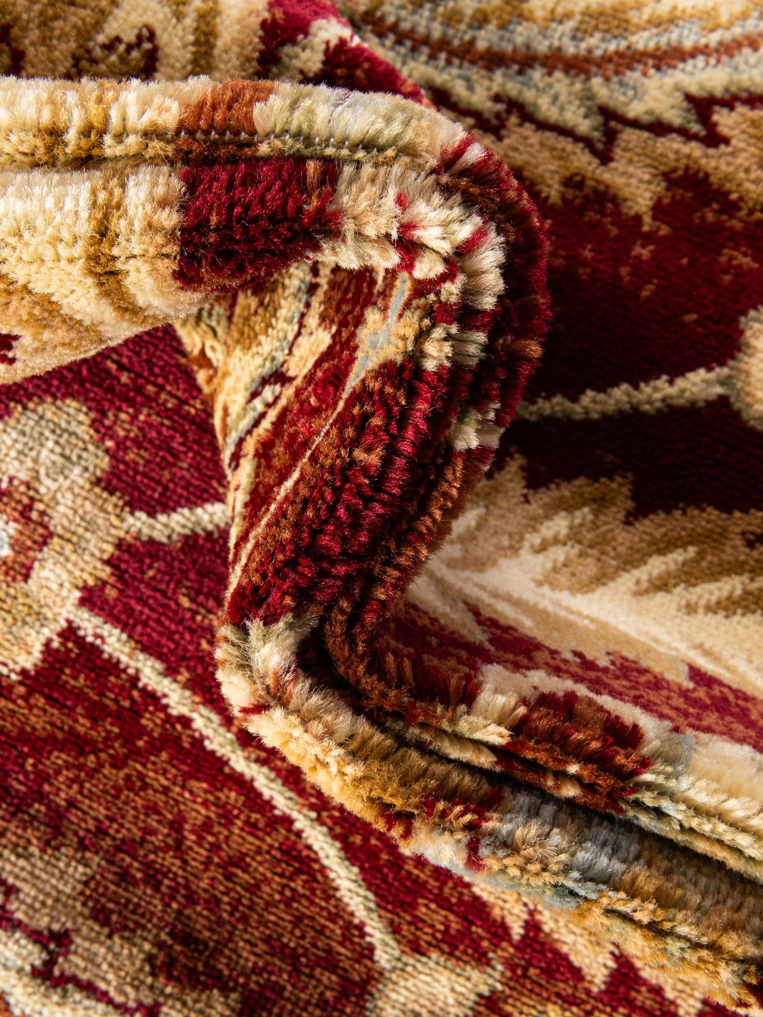 Red 4' 1 x 4' 1 Voyage Square Area Rug