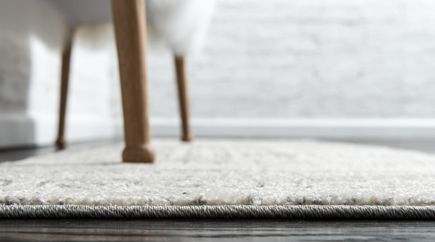 Gray 2' 7 x 10' Del Mar Runner Area Rug 100% Polypropylene Easy Clean Stain Resistant Vivid Modern Carpet Mat for Home Decor Interior Designing for Sale at Rug Engine