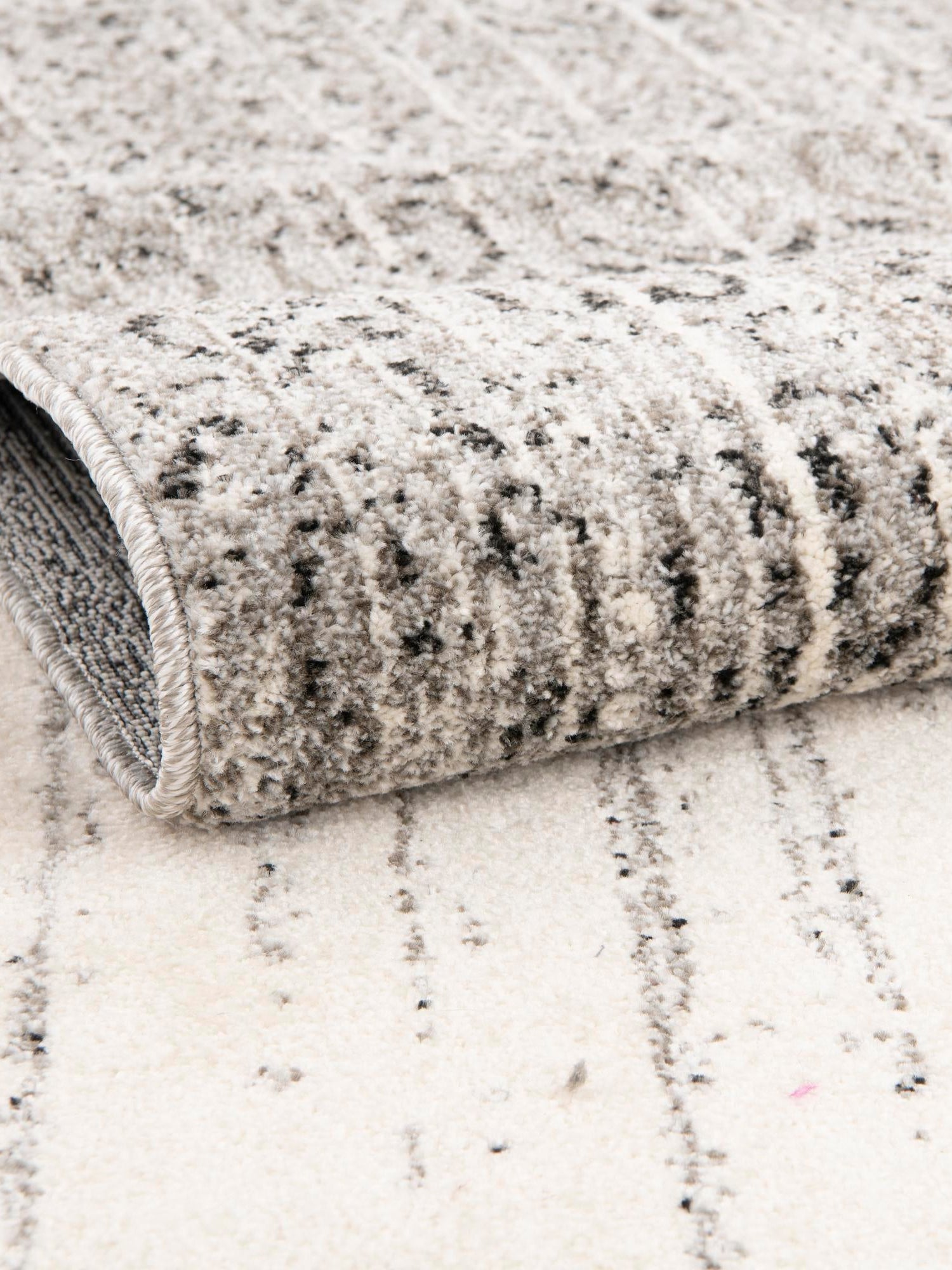 Gray 2' 7 x 10' Del Mar Runner Area Rug 100% Polypropylene Easy Clean Stain Resistant Vivid Modern Carpet Mat for Home Decor Interior Designing for Sale at Rug Engine