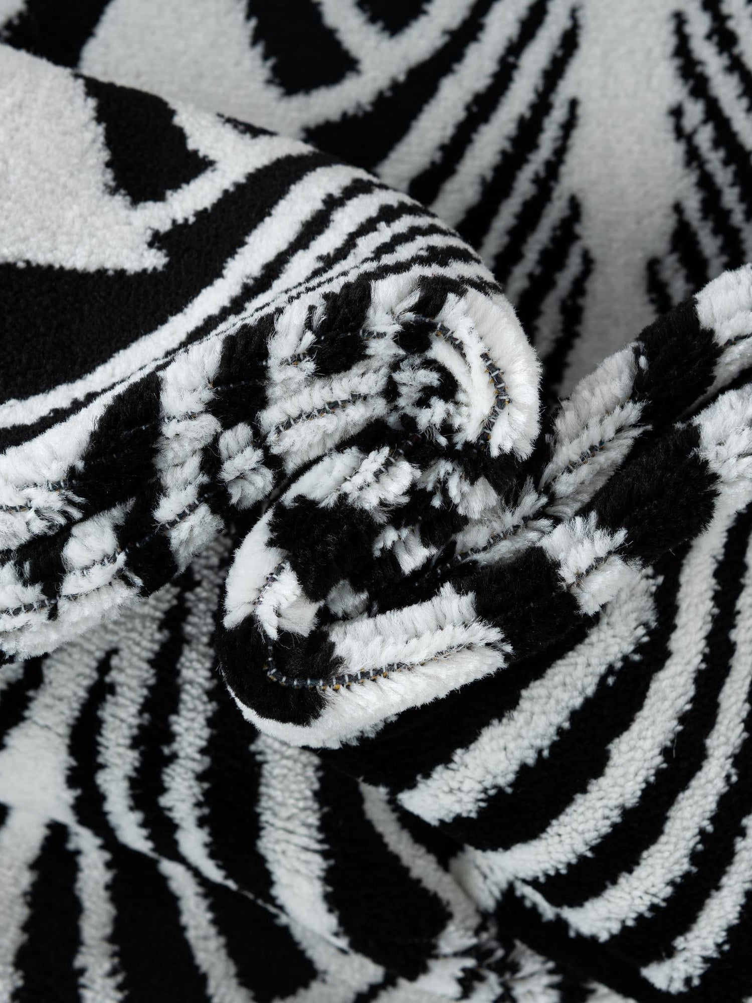 Black 4' 1 x 6' 1 Metro Rectangle Area Rug 100% Polypropylene Abstract Modern Easy Clean Carpet for Living Room, Dining, Bedrooms for Sale at Rug Engine