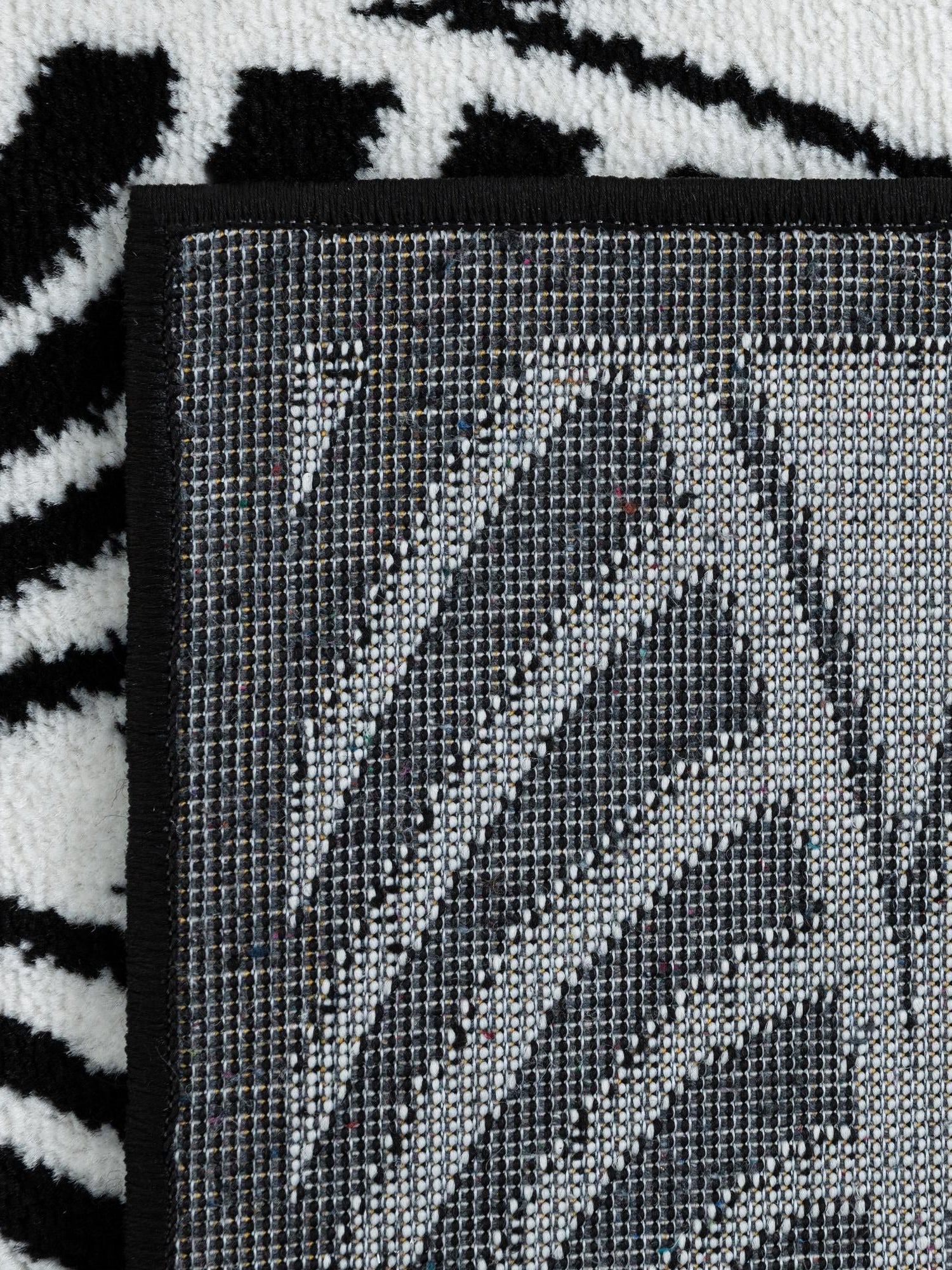 Black 4' 1 x 6' 1 Metro Rectangle Area Rug 100% Polypropylene Abstract Modern Easy Clean Carpet for Living Room, Dining, Bedrooms for Sale at Rug Engine