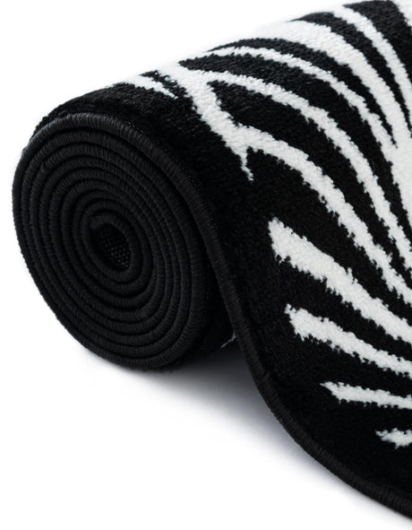 Black 5' 3 x 8' Metro Rectangle Area Rug 100% Polypropylene Abstract Modern Easy Clean Carpet for Living Room, Dining, Bedrooms for Sale at Rug Engine