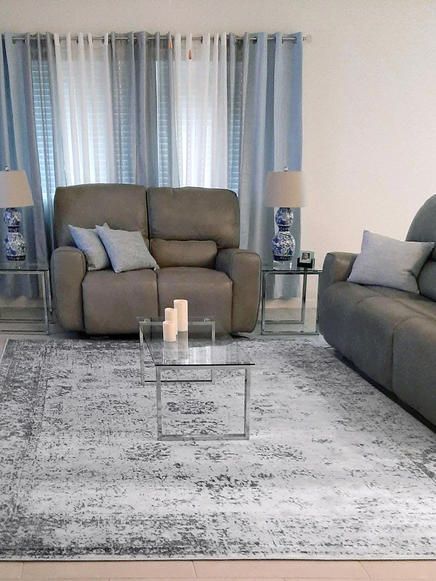 Gray 6' 1 x 9' Sofia Rectangle Area Rug Discounted Clearance Final Sale