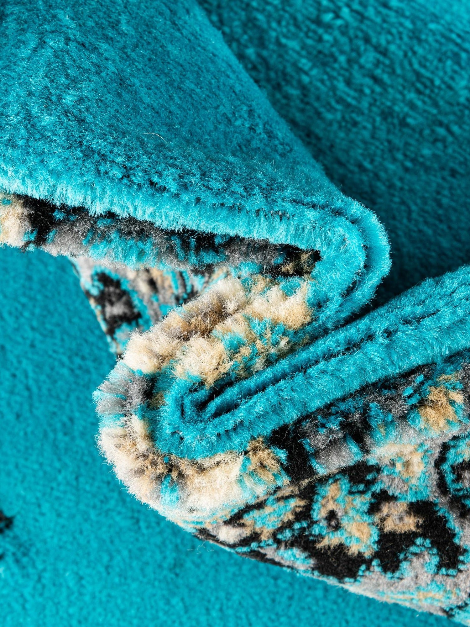 Turquoise 6' 1 x 9' Reza Rectangle Area Rug