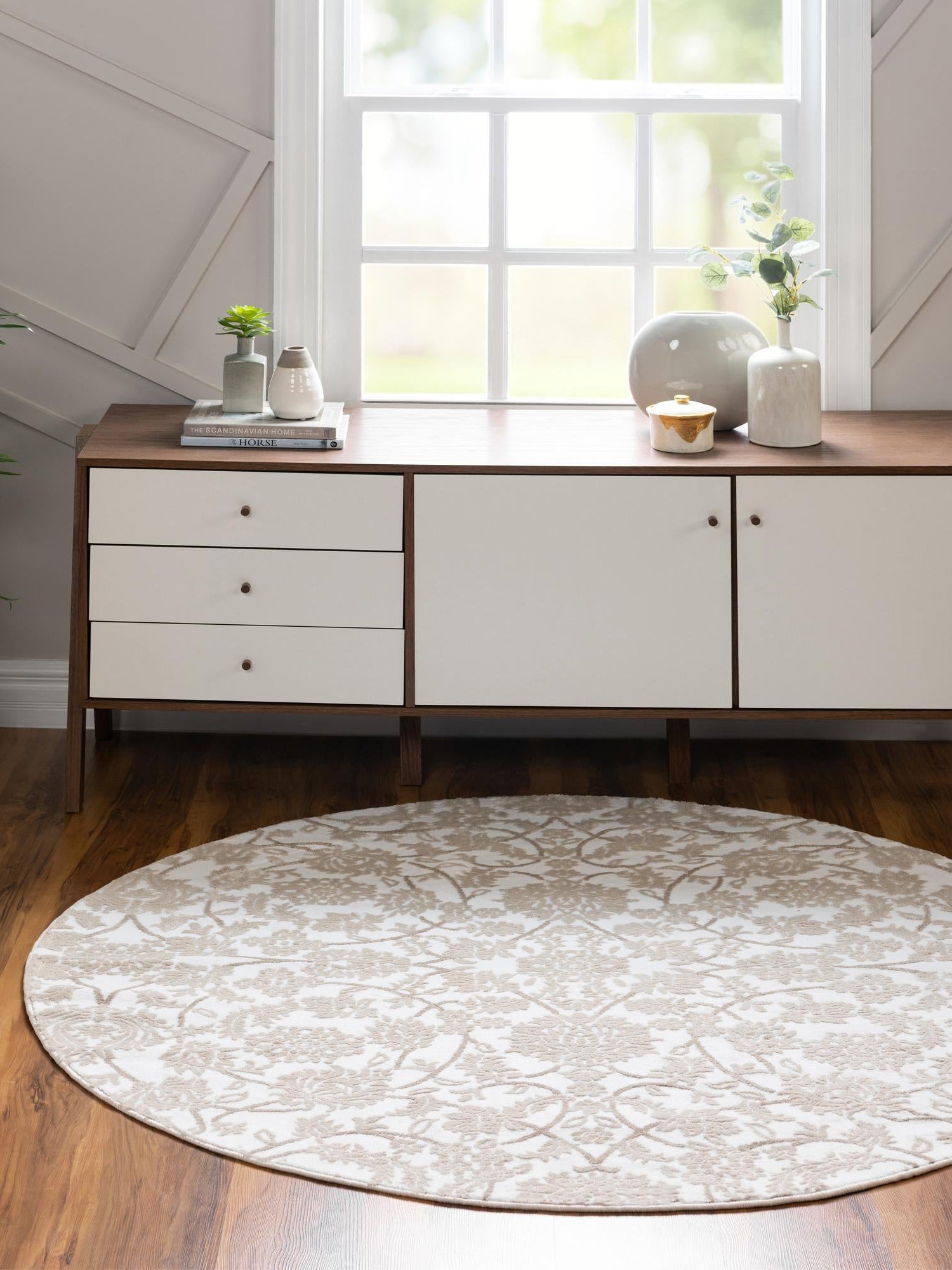 Snow White 3' 3 x 3' 3 Rushmore Round Area Rug 55% Polypropylene & 45% Polyester Durable Quality Carpet for Indoor Home Decorating for Sale at Rug Engine
