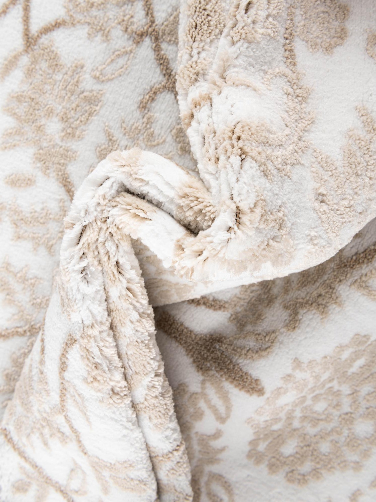 Snow White 2' x 6' 1 Rushmore Runner Area Rug