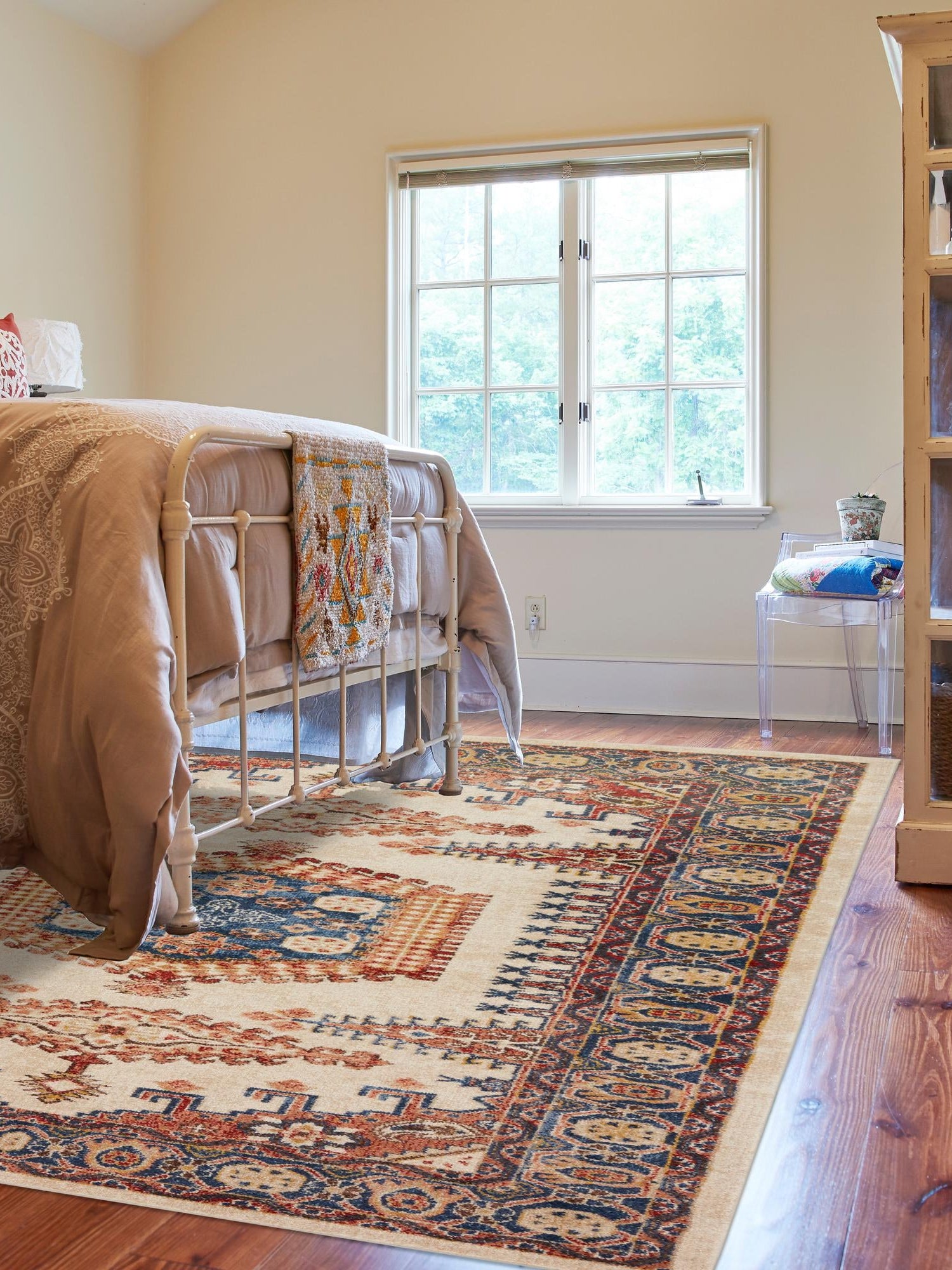 Cream 4' 1 x 6' 1 Utopia Rectangle Area Rug