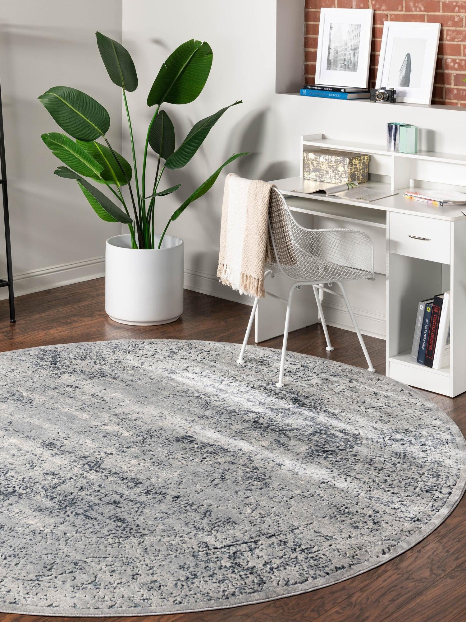 Blue Gray 4' 1 x 4' 1 Chateau Round Area Rug 85% Polypropylene & 15% Chenille With Cotton Backing Traditional Vintage Distressed Carpet for Classical Interior Design Decorating for Sale at Rug Engine