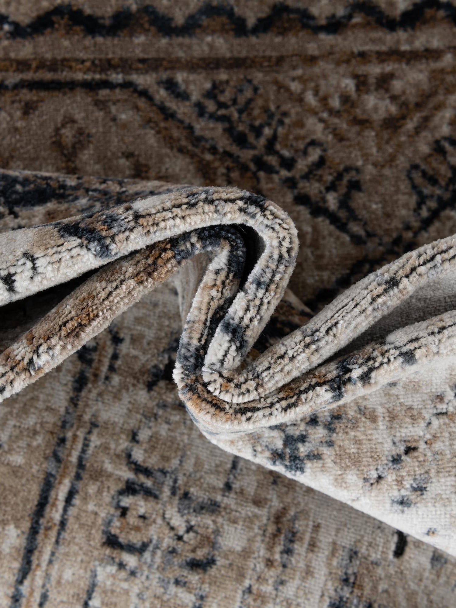 Blue Beige 4' 1 x 6' 1 Chateau Rectangle Area Rug 85% Polypropylene & 15% Chenille With Cotton Backing Traditional Vintage Distressed Carpet for Classical Interior Design Decorating for Sale at Rug Engine