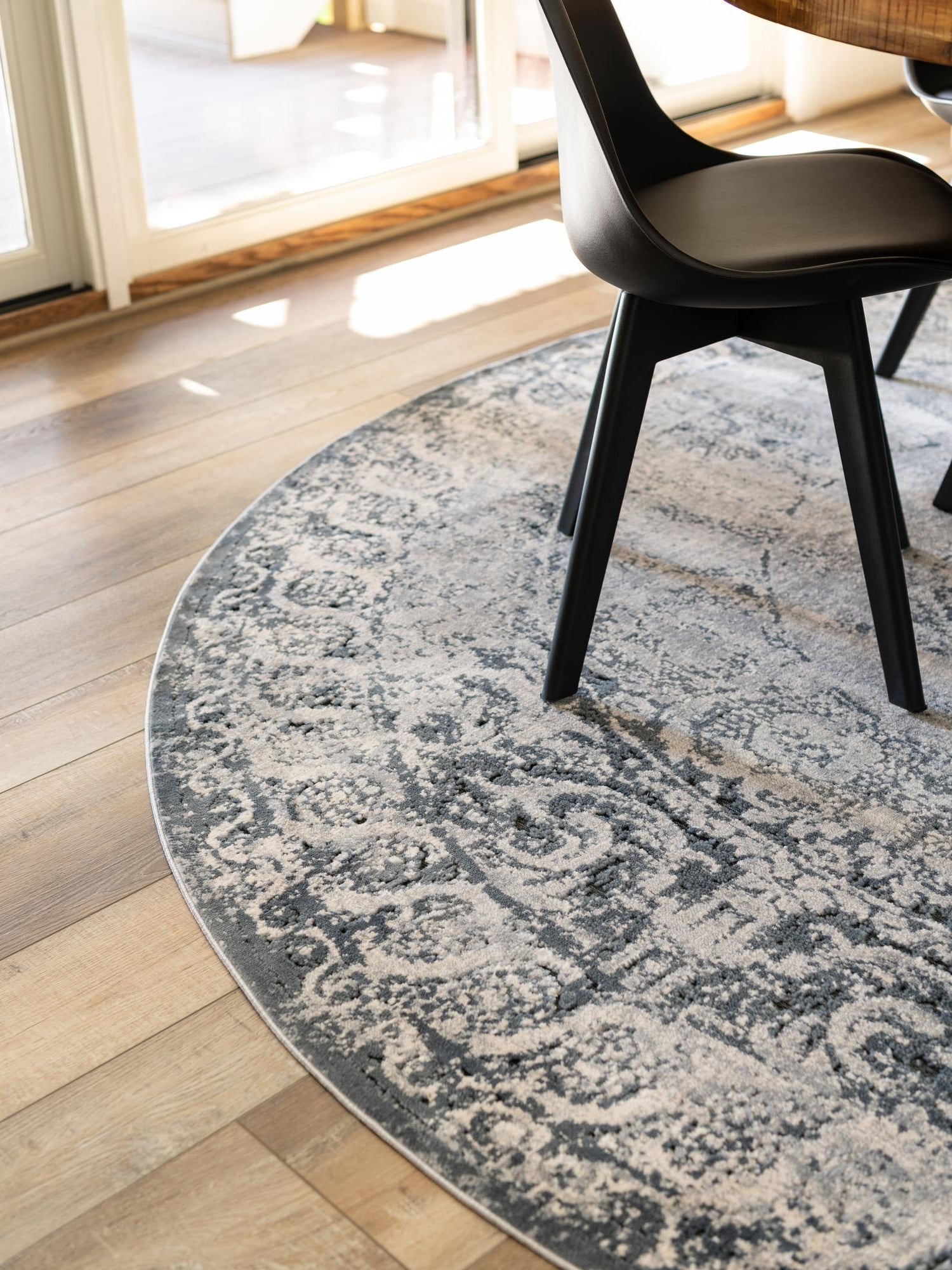 Dark Blue 7' 10 x 7' 10 Chateau Round Area Rug 85% Polypropylene & 15% Chenille With Cotton Backing Traditional Vintage Distressed Carpet for Classical Interior Design Decorating for Sale at Rug Engine