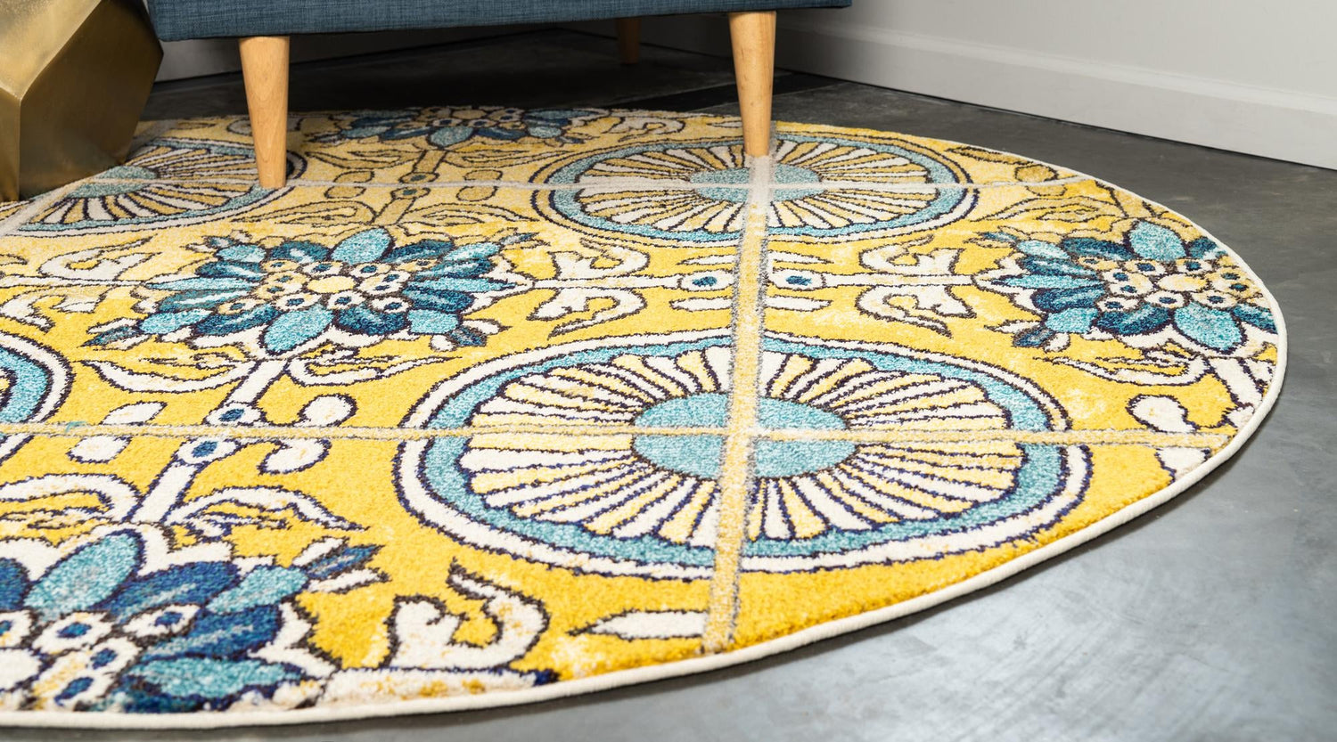 Gold 8' x 8' Estrella Round Area Rug 100% Polypropylene Non-Shedding Stain Resistant Carpet Colorful Modern Abstract Design Easy Clean for Home Decor for Sale at Rug Engine