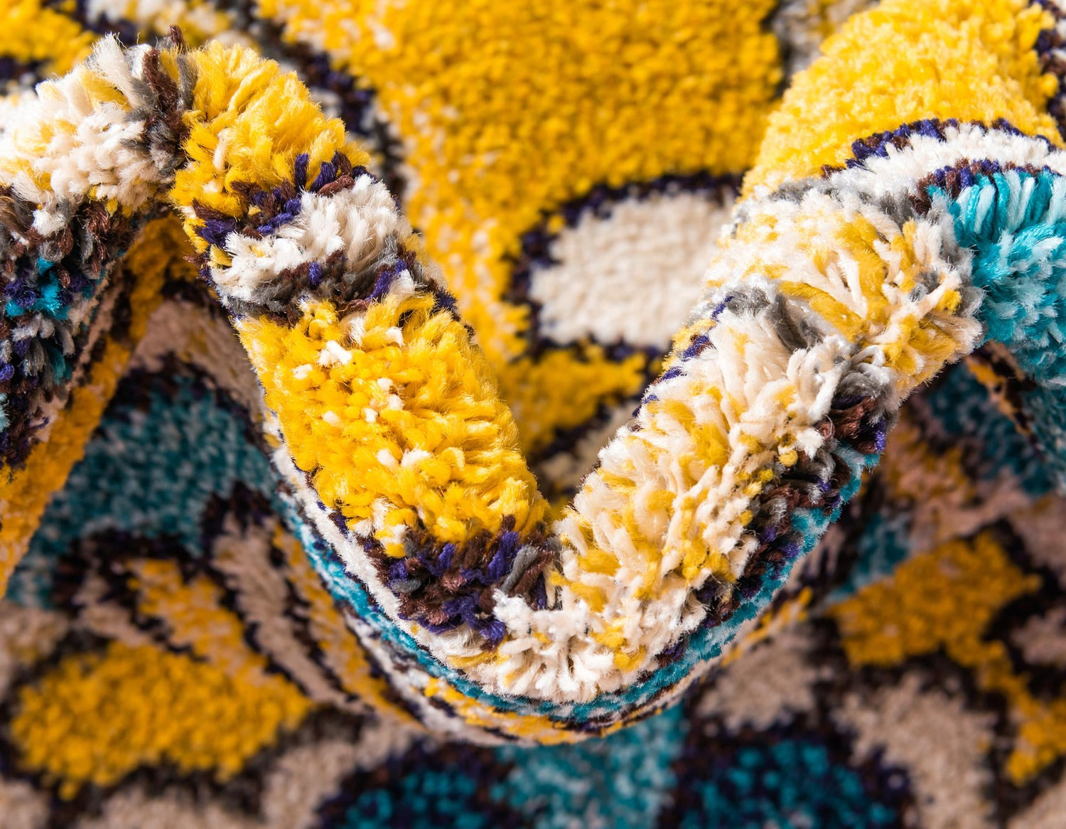 Gold 8' x 8' Estrella Round Area Rug 100% Polypropylene Non-Shedding Stain Resistant Carpet Colorful Modern Abstract Design Easy Clean for Home Decor for Sale at Rug Engine