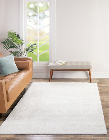 Snow White 3' 3 x 5' 3 Solo Rectangle Rug