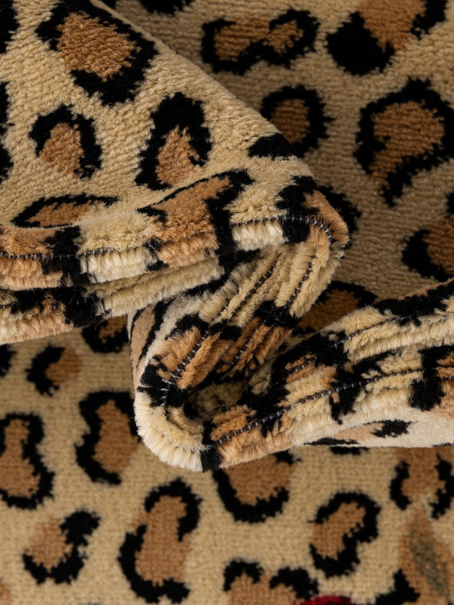 Cream 7' 10 x 7' 10 Wildlife Round Area Rug Animal Print Safari Jungle Inspired Carpet for Unique Modern Interior Design for Sale at Rug Engine