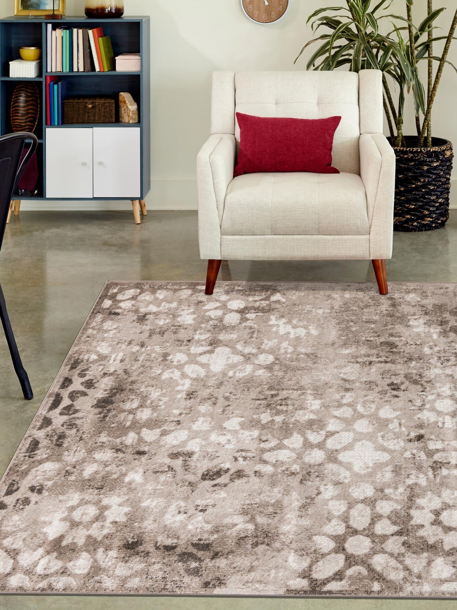 Brown 4' 1 x 6' 1 Sofia Rectangle Area Rug Durable Easy Clean Stain Resistant Unique Carpet for Affordable Interior Home Design for Sale at Rug Engine