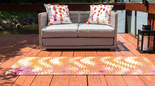Red 2' 7 x 5' 3 Outdoor Modern Runner Area Rug Weather Resistant for Patio, Deck, Terrace, Balcony, Porch 100% Polypropylene Modern Outside Carpet for Sale at Rug Engine
