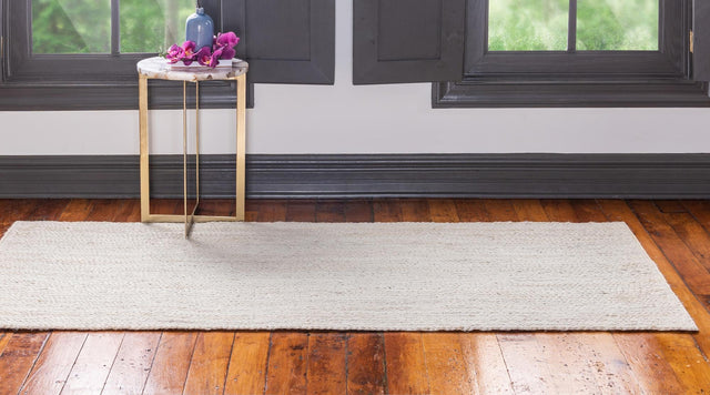 White 2' 6 x 6' 1 Braided Jute Runner Rug