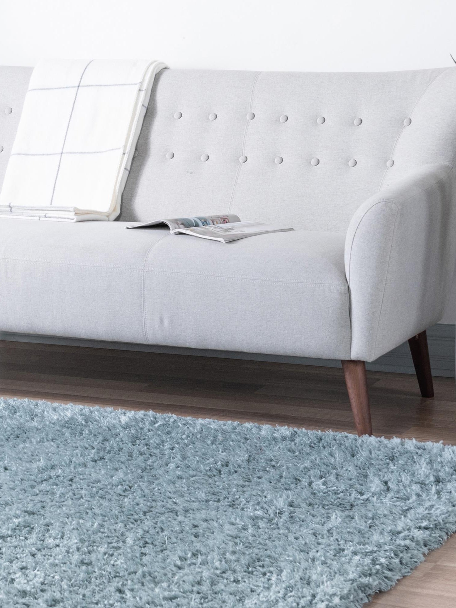 Niagara 5' 1 x 8' Marilyn Monroe Opulence Shag Rectangle Area Rug Thick Soft Touch Fluffy & Plush Shaggy Pile 100% Polyester Carpet for Living, Dining, Bedroom, Office for Sale at Rug Engine