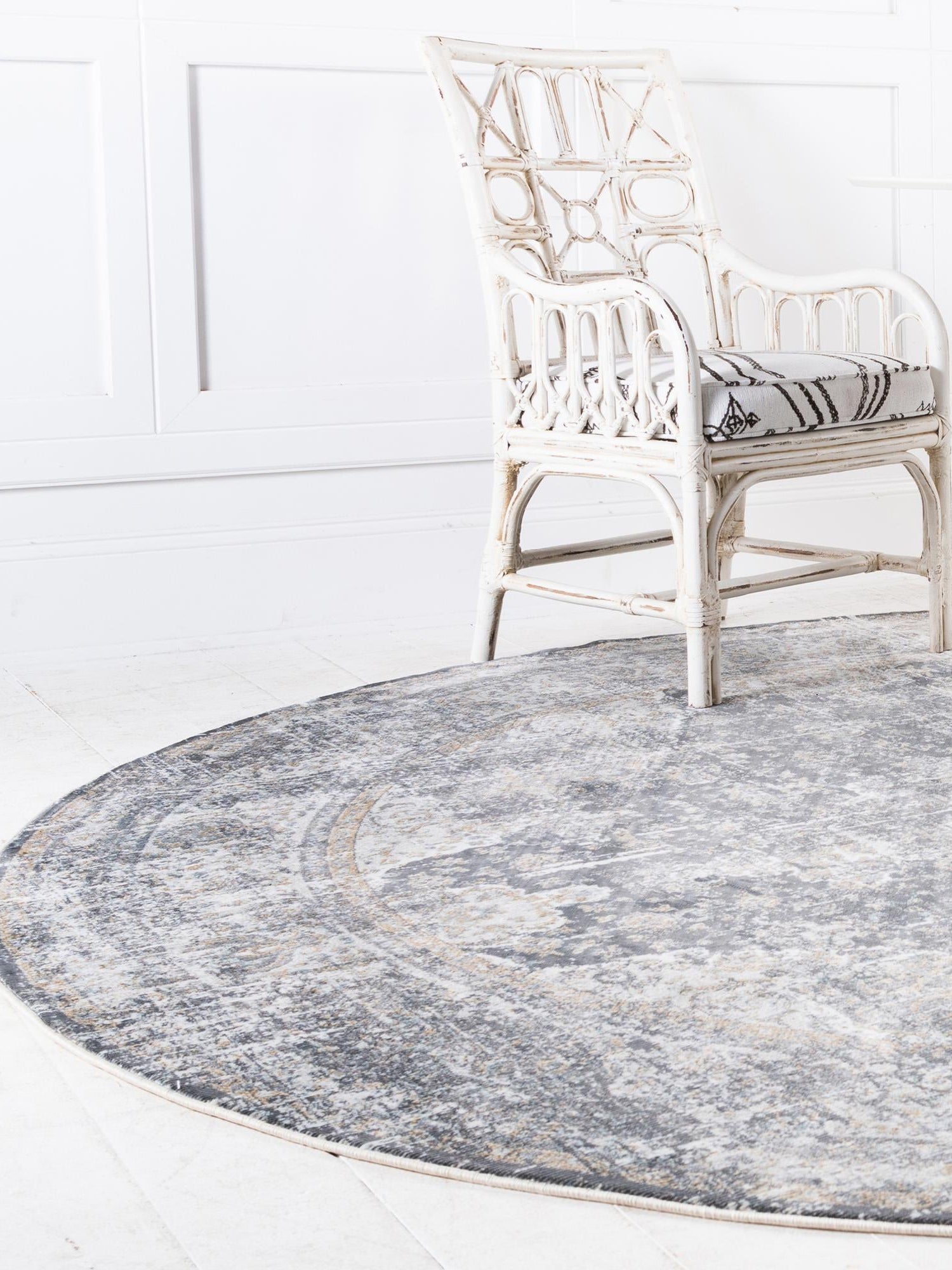 Fume Gray 7' x 7' Baracoa Round Area Rug 100% Polypropylene Distressed Vintage Living Dining Room Office Traditional Carpet for Sale at Rug Engine