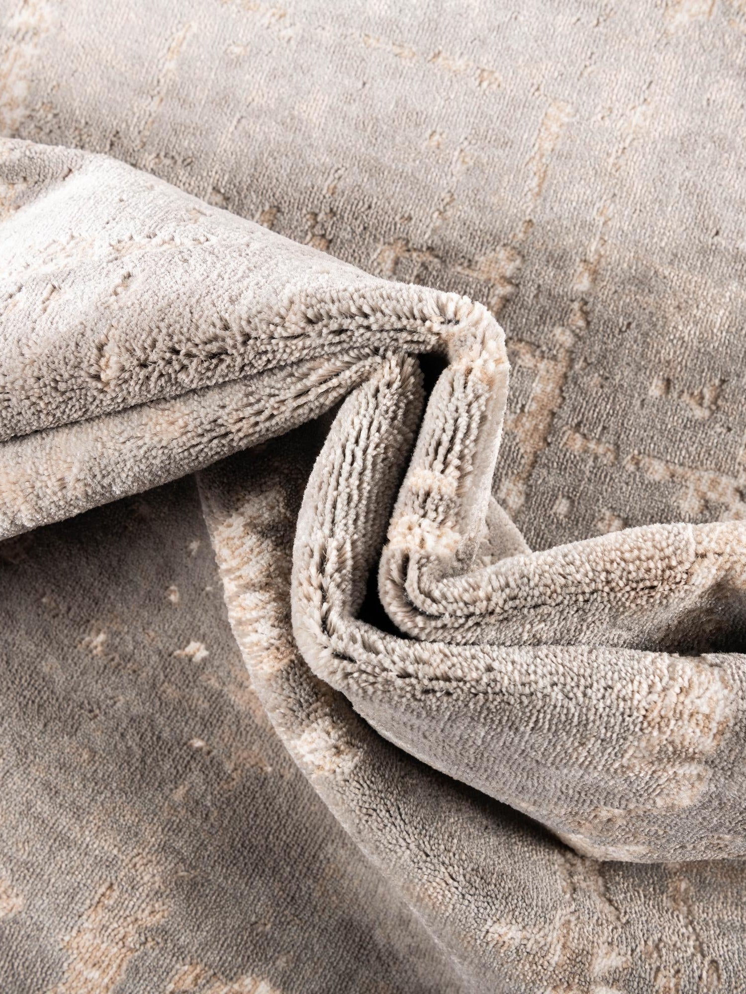 Gray 2' x 3' 1 Jill Zarin Uptown Rectangle Area Rug 70% Polypropylene & 30% Polyester  Contemporary Carpet for Living, Dining, Office, Bedroom for Sale at Rug Engine
