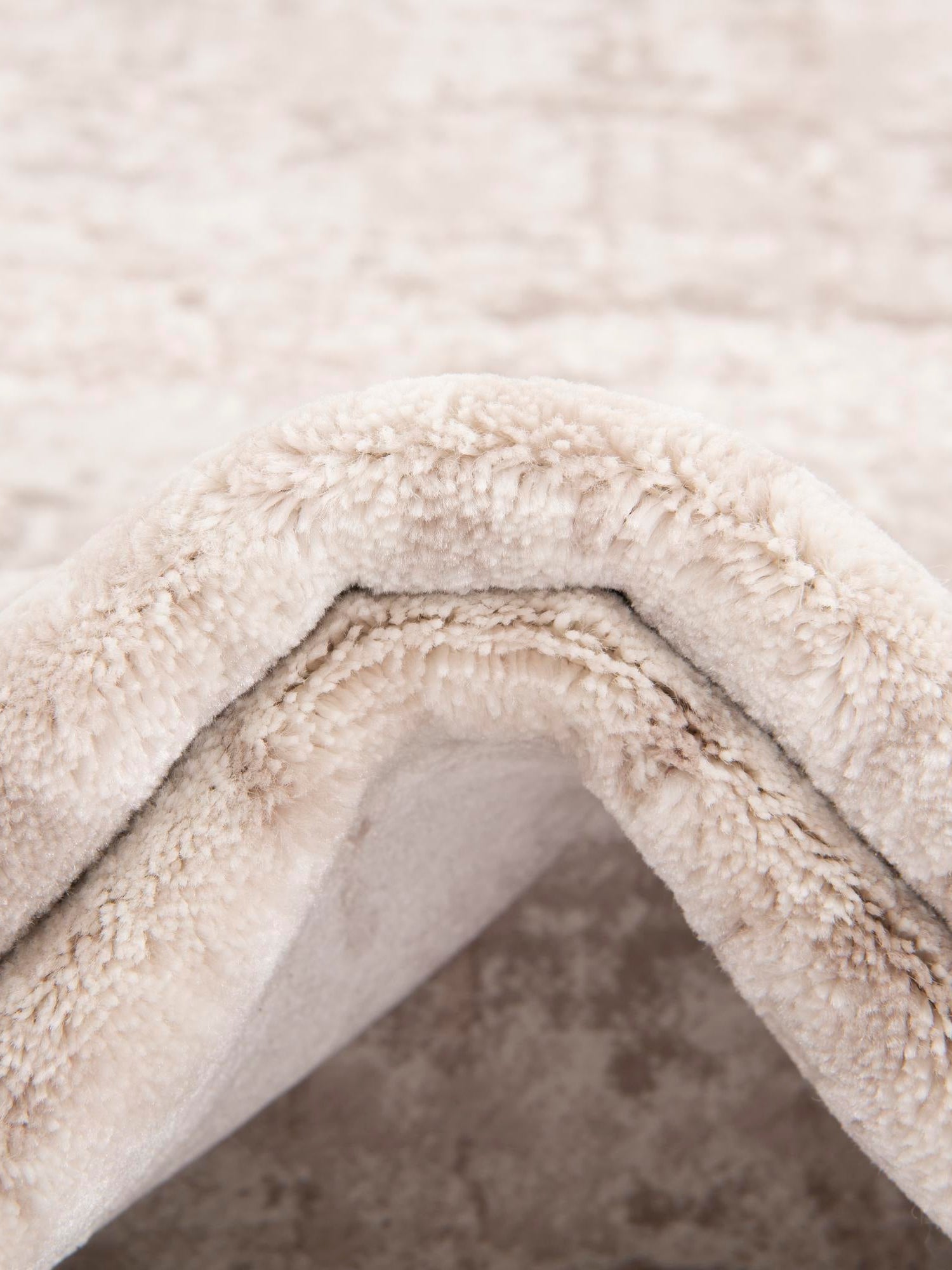 Beige 8' x 8' Jill Zarin Uptown Round Area Rug 70% Polypropylene & 30% Polyester  Contemporary Carpet for Living, Dining, Office, Bedroom for Sale at Rug Engine