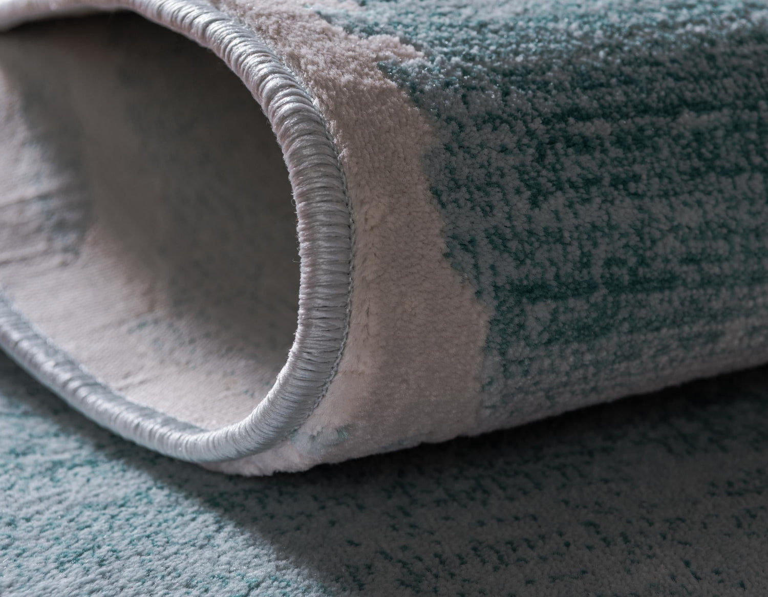 Turquoise 5' 1 x 8' Jill Zarin Uptown Rectangle Area Rug 70% Polypropylene & 30% Polyester  Contemporary Carpet for Living, Dining, Office, Bedroom for Sale at Rug Engine