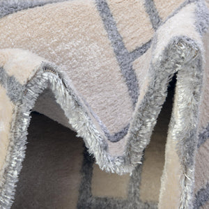 White Silver 10' x 13' 1 Marilyn Monroe Glam Rectangle Area Rug 70% Polypropylene & 30% Polyester Vivid Geometric Modern Carpet for Interior Home Decor for Sale at Rug Engine