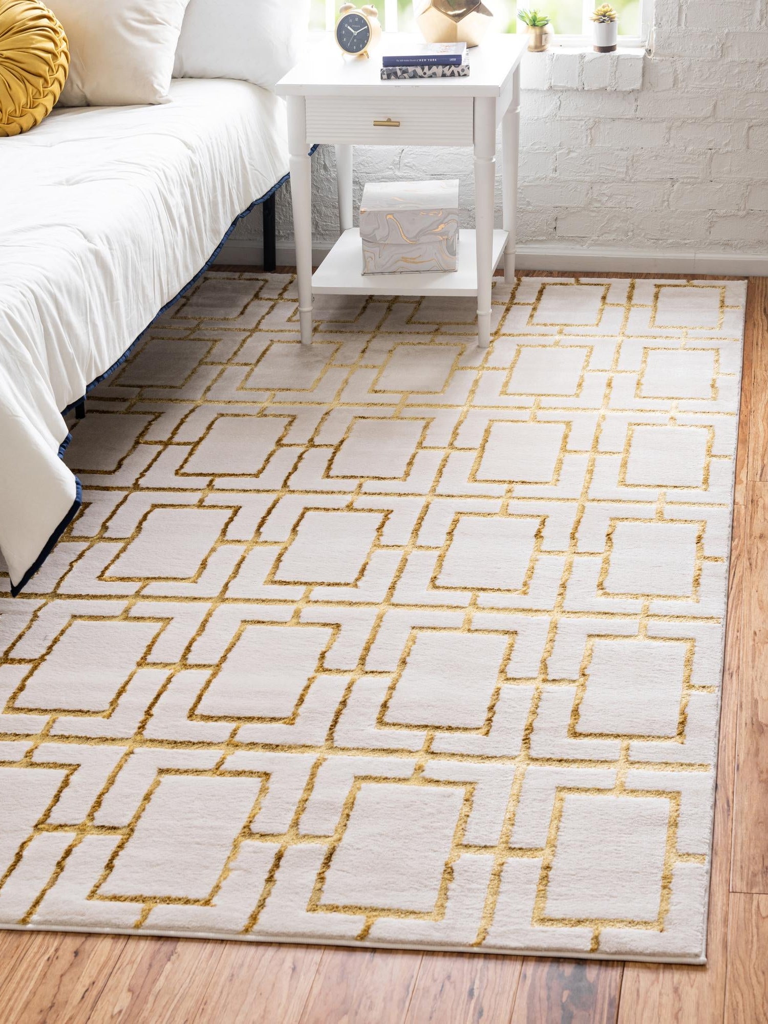 White Gold 1' 4 x 1' 4 Marilyn Monroe Glam Sample Area Rug 70% Polypropylene & 30% Polyester Vivid Geometric Modern Carpet for Interior Home Decor for Sale at Rug Engine