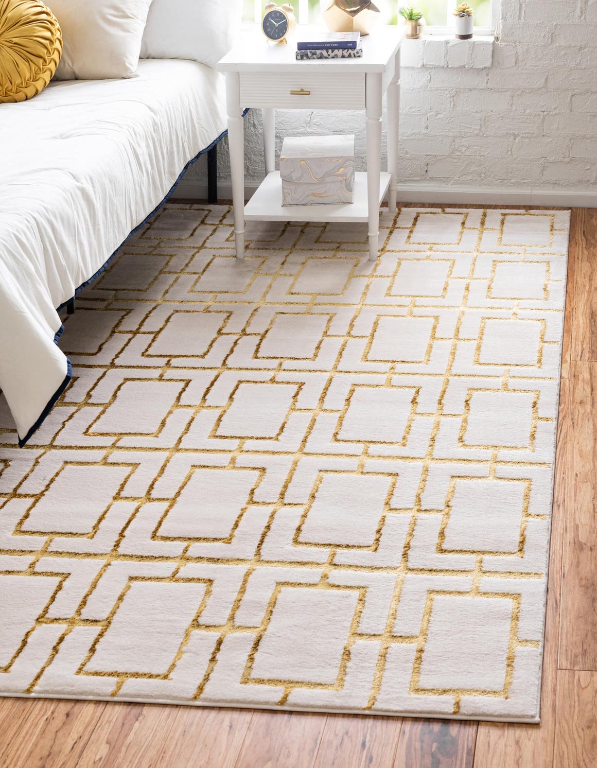 White Gold 3' 1 x 5' 3 Marilyn Monroe Glam Rectangle Area Rug 70% Polypropylene & 30% Polyester Vivid Geometric Modern Carpet for Interior Home Decor for Sale at Rug Engine