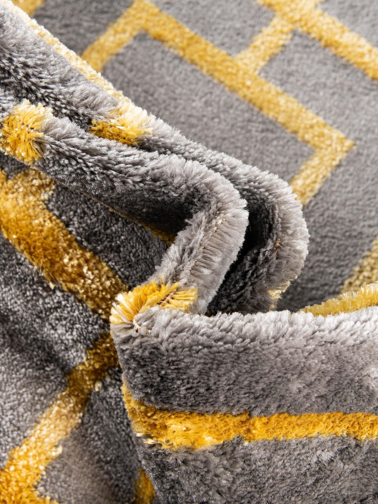Gray Gold 3' 1 x 5' 3 Marilyn Monroe Glam Rectangle Area Rug 70% Polypropylene & 30% Polyester Vivid Geometric Modern Carpet for Interior Home Decor for Sale at Rug Engine