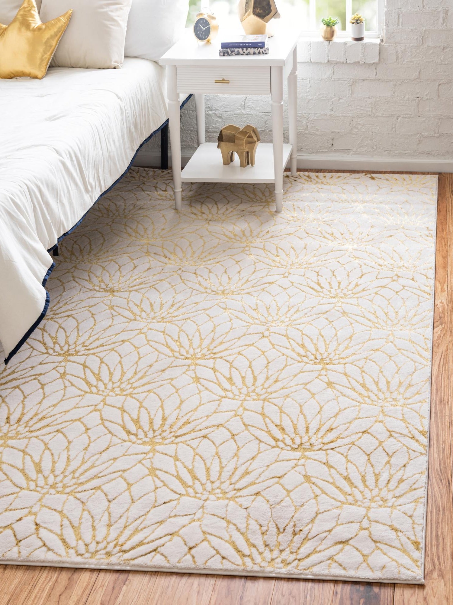 White Gold 1' 4 x 1' 4 Marilyn Monroe Glam Sample Area Rug 70% Polypropylene & 30% Polyester Vivid Geometric Modern Carpet for Interior Home Decor for Sale at Rug Engine