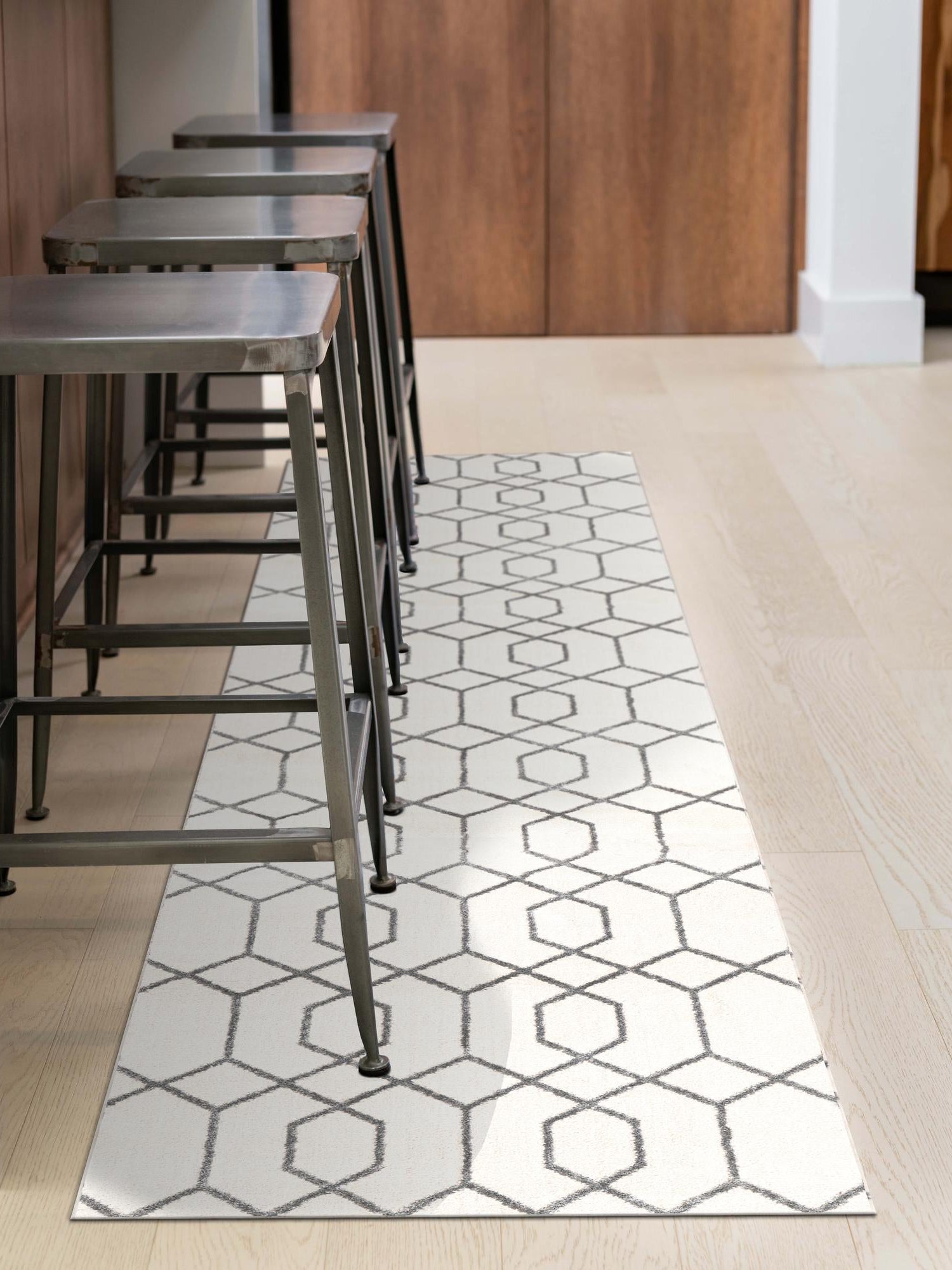 White Silver 2' x 6' 1 Marilyn Monroe Glam Runner Area Rug 70% Polypropylene & 30% Polyester Vivid Geometric Modern Carpet for Interior Home Decor for Sale at Rug Engine