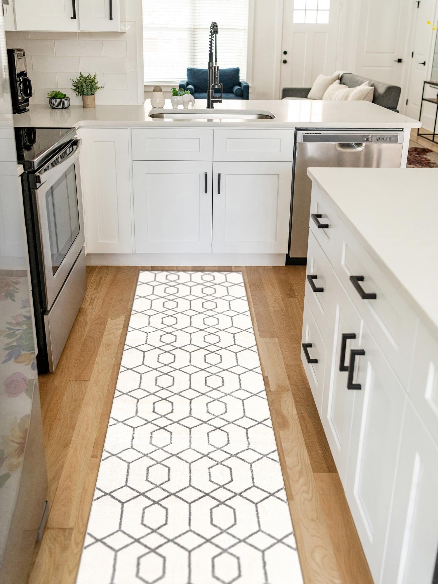 White Silver 2' x 6' 1 Marilyn Monroe Glam Runner Area Rug 70% Polypropylene & 30% Polyester Vivid Geometric Modern Carpet for Interior Home Decor for Sale at Rug Engine