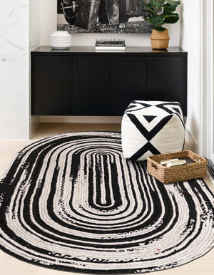 Black and White 8' x 10' Braided Chindi Oval Rug