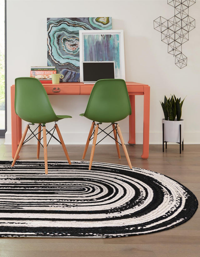 Black and White 8' x 10' Braided Chindi Oval Rug