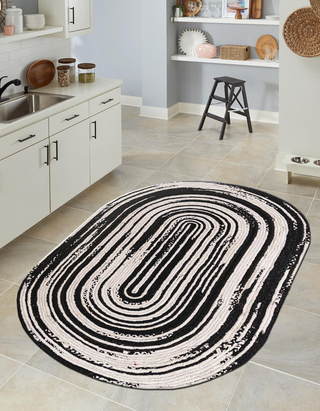 Black and White 8' x 10' Braided Chindi Oval Rug