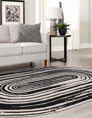 Black and White 8' x 10' Braided Chindi Oval Rug