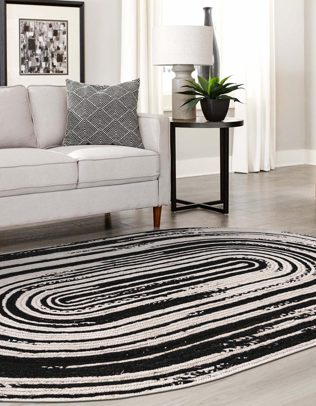 Black and White 8' x 10' Braided Chindi Oval Rug