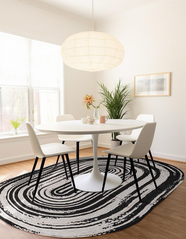 Black and White 5' 1 x 8' Braided Chindi Oval Rug