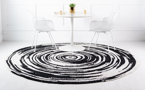Black and White 8' x 8' Braided Chindi Round Rug