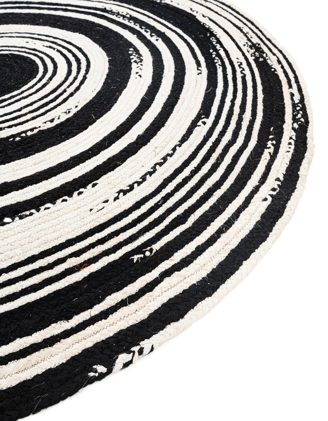 Black and White 8' x 8' Braided Chindi Round Rug