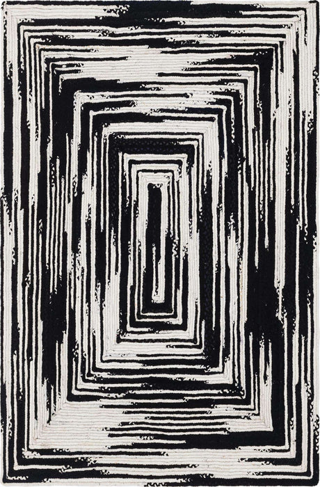 Black and White 6' 1 x 9' Braided Chindi Rectangle Rug