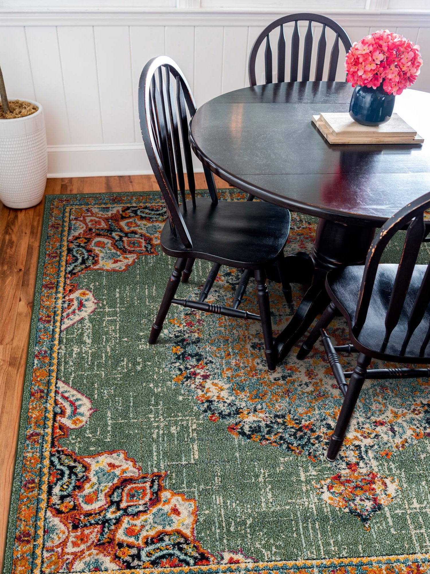 Green 7' 10 x 7' 10 Penrose Square Area Rug