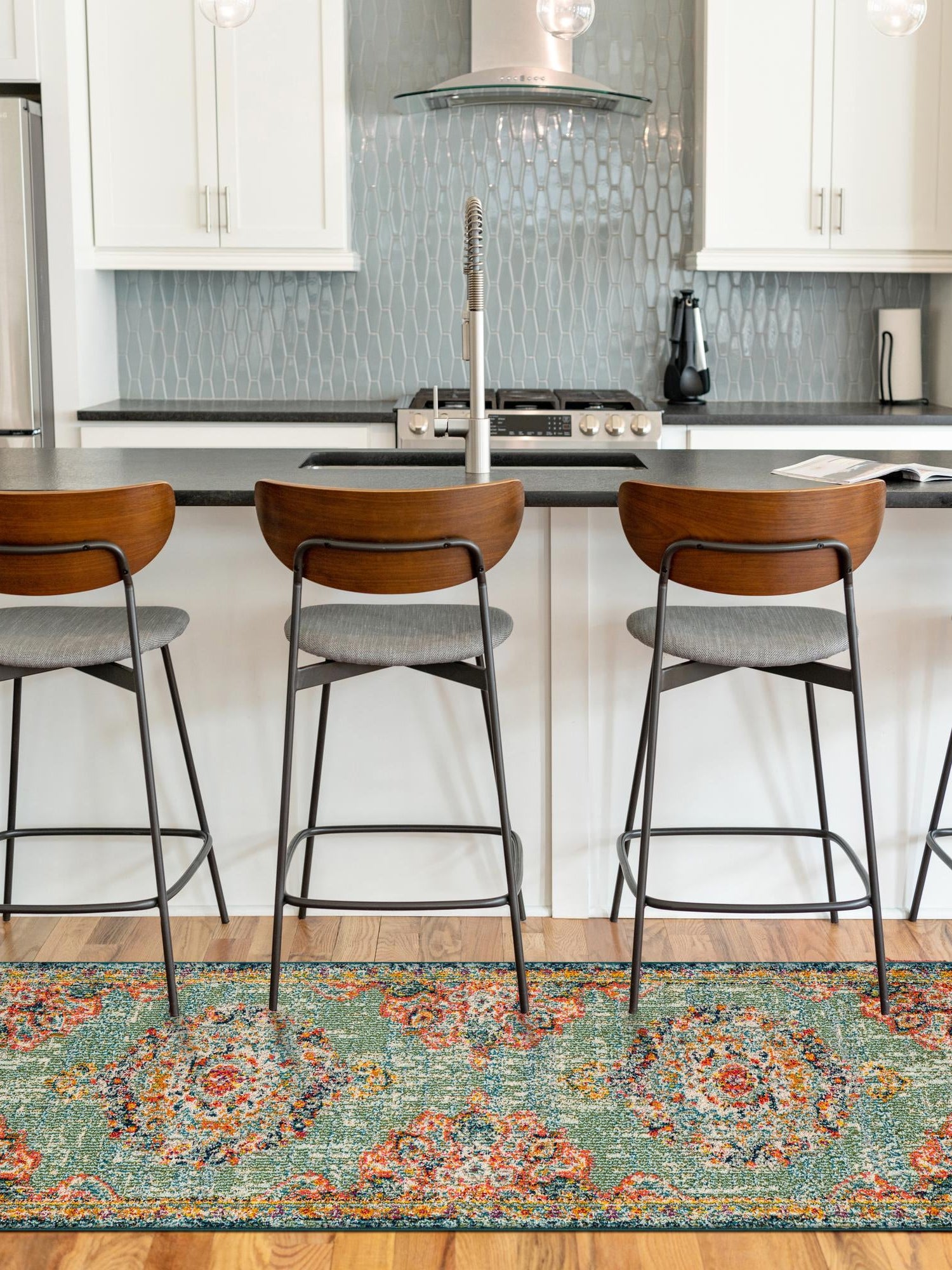 Green 2' 7 x 12' Penrose Runner Area Rug